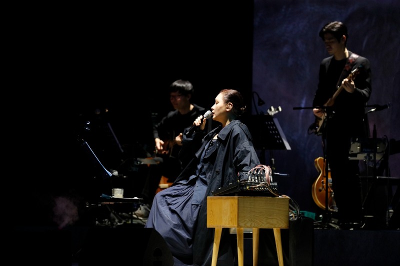 이소라, 데뷔 30주년 콘서트 성료…"저를 잊지 말고 생각해 주시길"