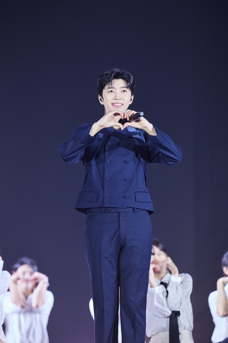 임영웅, 3일간의 부산 콘서트 성료…‘남신 비주얼에 고품격 무대 향연까지’