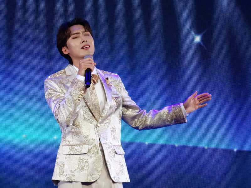 ‘트롯 아미새’ 최우진. 앵콜 콘서트 성료…고퀄리티 라이브 선사