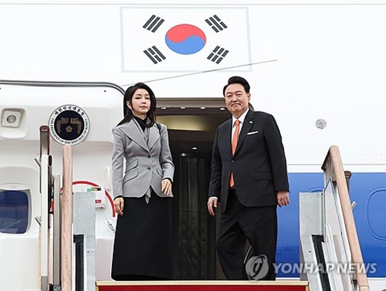 네덜란드 국빈방문 출국하는 윤석열 대통령 내외(사진=연합)