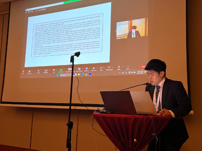 미국 생성형 AI 기술 전문기업 링크(구 ‘위커버’)와 국내 리걸테크 기업 로앤굿이 법률 자연어처리 글로벌 학술논문 워크숍 ‘NLLP 2023(Natural Legal Language Processing 2023)’에서 11일 생성형 AI 관련 연구 논문을 발표한다고 밝혔다. 사진은 로앤굿의 민영기 대표의 모습. (사진 = 로앤굿 제공)