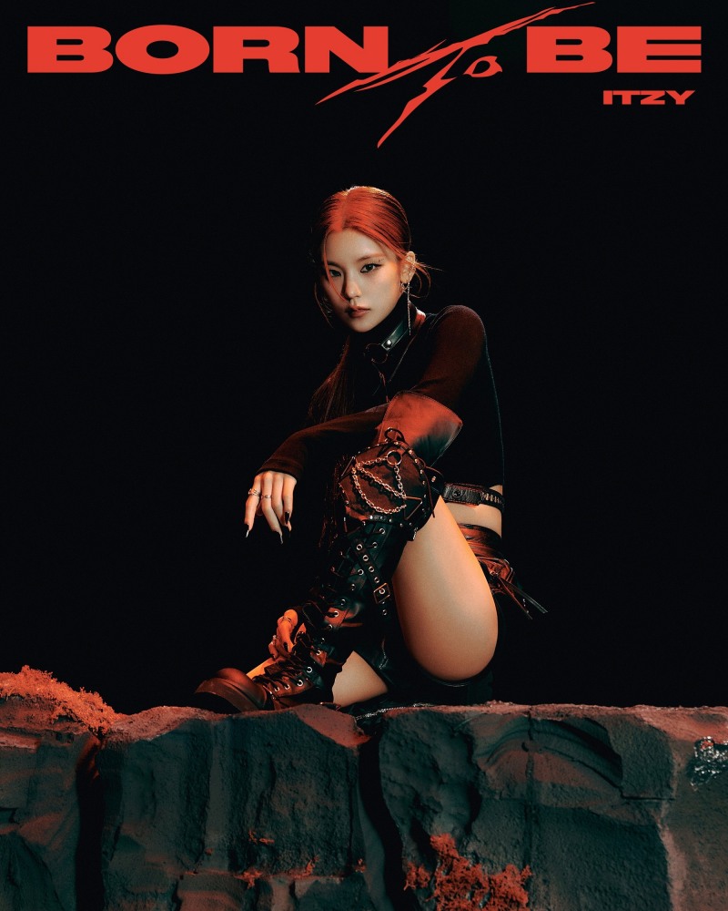 ITZY 예지, 새 앨범 'BORN TO BE' 개인 티저 공개…존재 자체로 빛나는 시크 카리스마