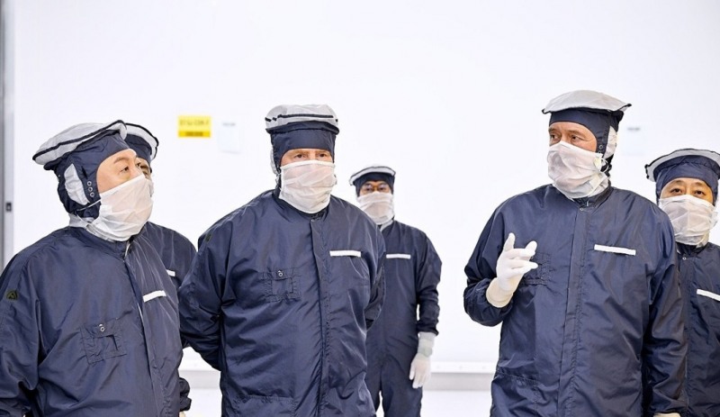 ASML 클린룸 방문한 윤석열 대통령(벨트호벤=연합)