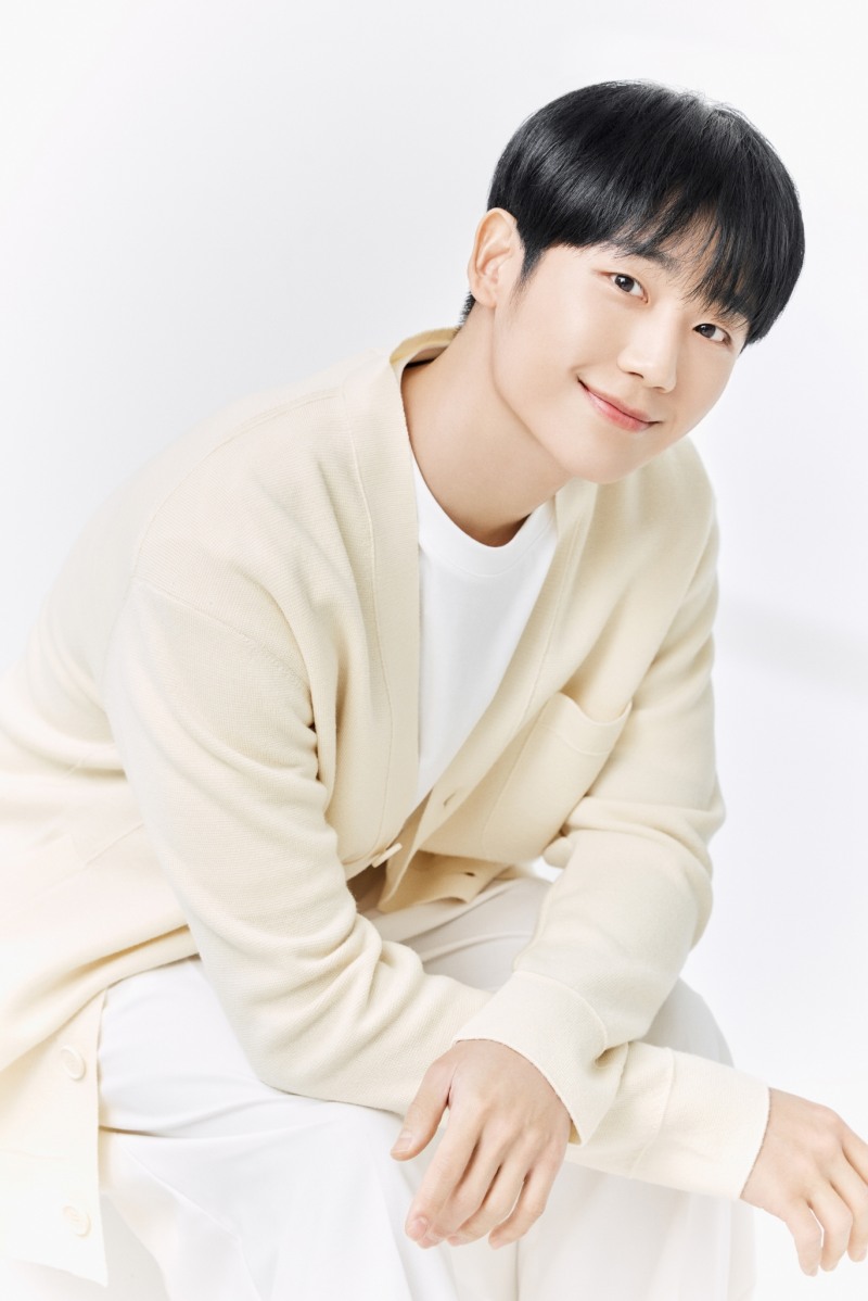 정해인, tvN ‘엄마친구아들’ 캐스팅…2024년에 돌아올 로맨틱 코미디 ‘설렘 기대’