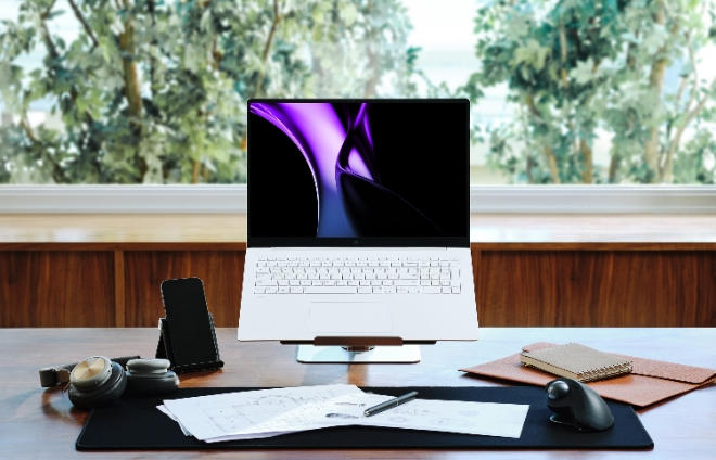 LG전자는 최신 AI CPU가 탑재된 2024년형 LG 그램을 출시한다고 15일 밝혔다. (사진 = LG전자 제공)