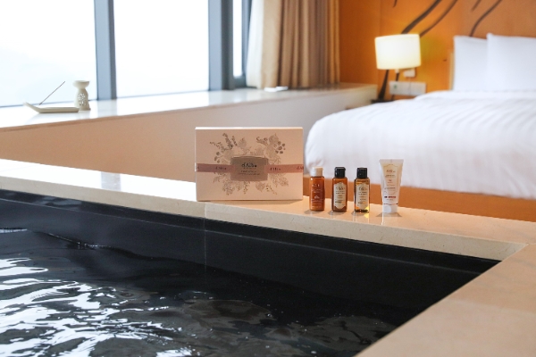 반얀트리 클럽 앤 스파 서울, 달바와 이벤트 선보여