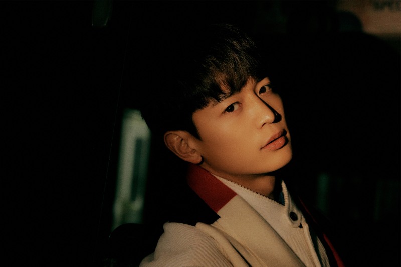 샤이니 민호, 신곡 ‘Stay for a night’ 무대 팬 콘서트로 최초 공개…독보적 비주얼의 티저 이미지 ‘시선 집중’