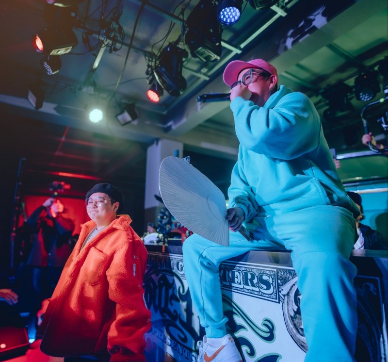 DJ DOC, 데뷔 30주년 기념 신곡 ‘건배’ 깜짝 선공개…유쾌+재치 넘치는 힙합 곡