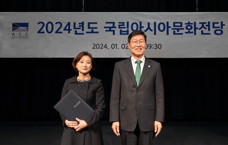 사진=(왼쪽부터) 엔아이에이 민은주 대표, 이강현 ACC 전당장 (제공=엔아이에이)