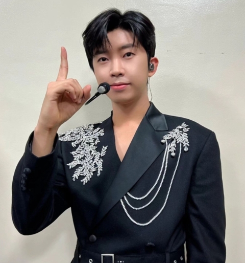 가수 임영웅, 희귀난치질환 환아들에 가왕전 상금 기부