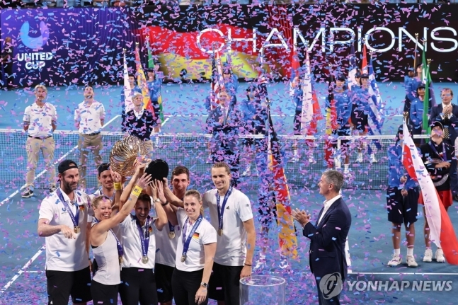 사진=우승을 자축하는 독일 선수단 / 출처=연합뉴스