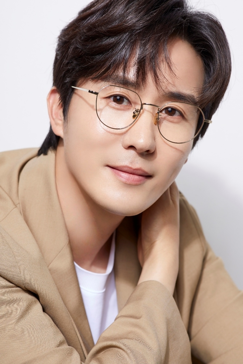 신유, 新 트로트 레이블 그레인엔터와 전속계약 체결…트로트 선두주자 활동 기대