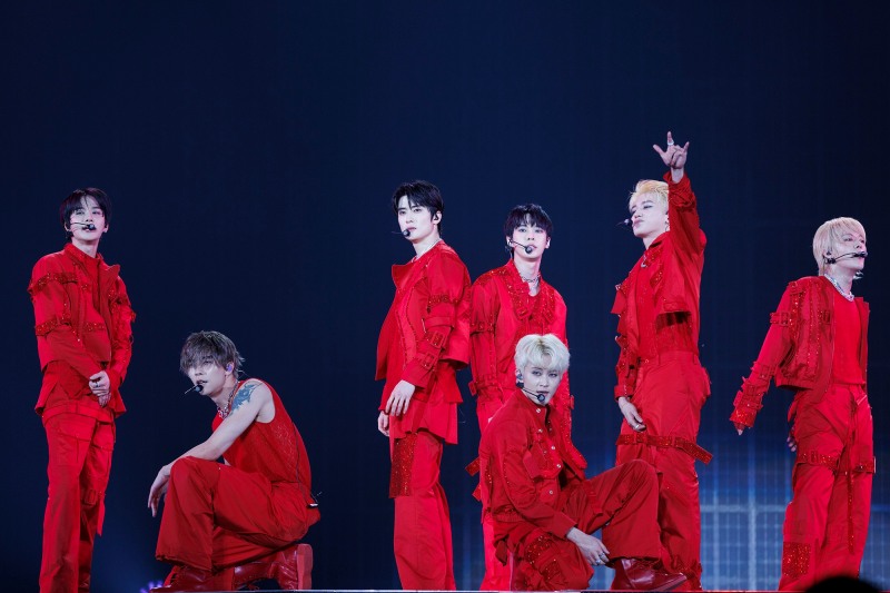 NCT 127, 나고야서 日 두 번째 돔투어 포문 활짝…‘관객 떼창+기립 박수’