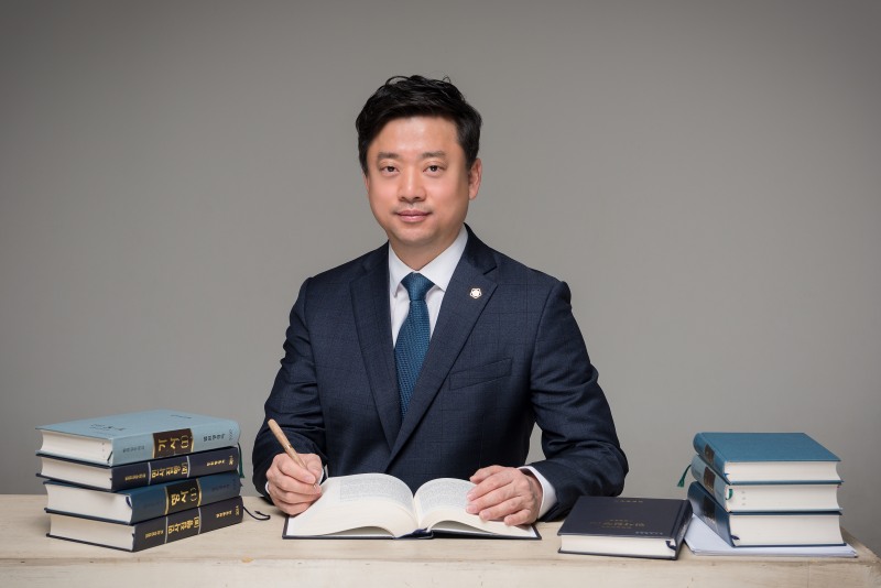 씻을 수 없는 상처 남긴 불륜, 객관적 증거 확보해 위자료 청구해야