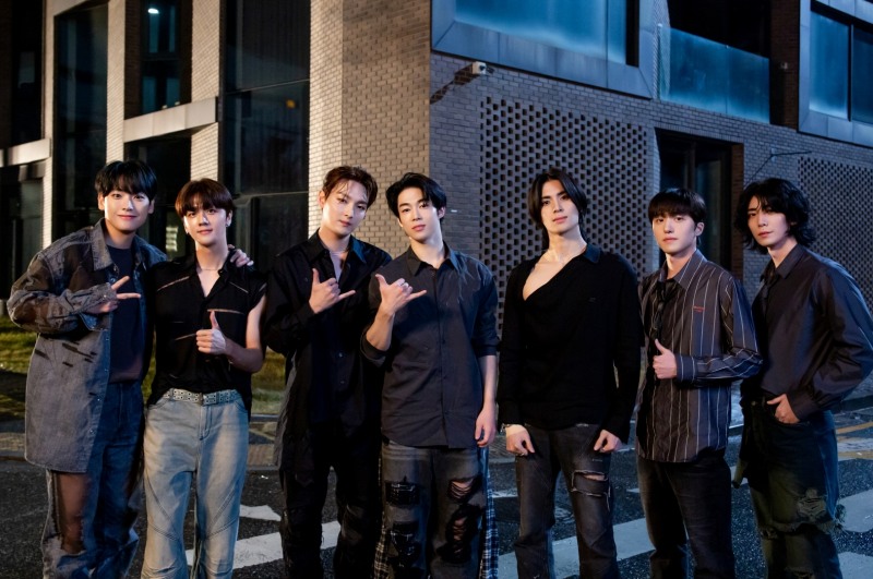 SF9, 미니 13집 컴백 동시 아이튠즈 18개 지역 TOP 5