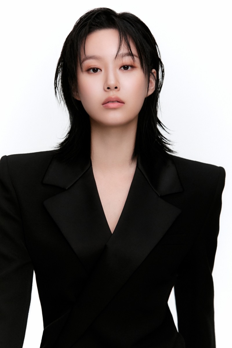 ‘우아한 존재감’ 박유나 새 프로필 공개…‘시크+고혹+청초’ 다채로운 매력