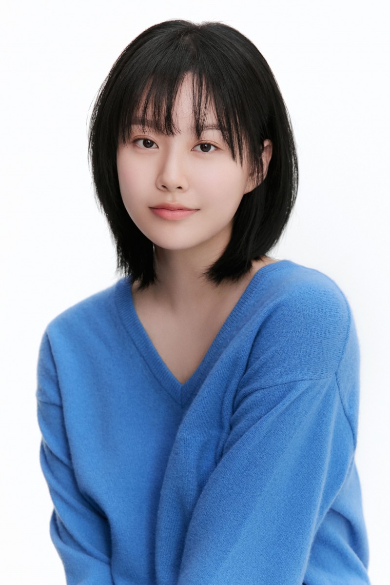 ‘우아한 존재감’ 박유나 새 프로필 공개…‘시크+고혹+청초’ 다채로운 매력
