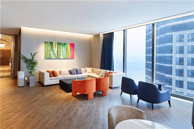 오픈월, 여의도 파크원에서 후이진 그룹이 특별 소장한 정다운 전시 개최