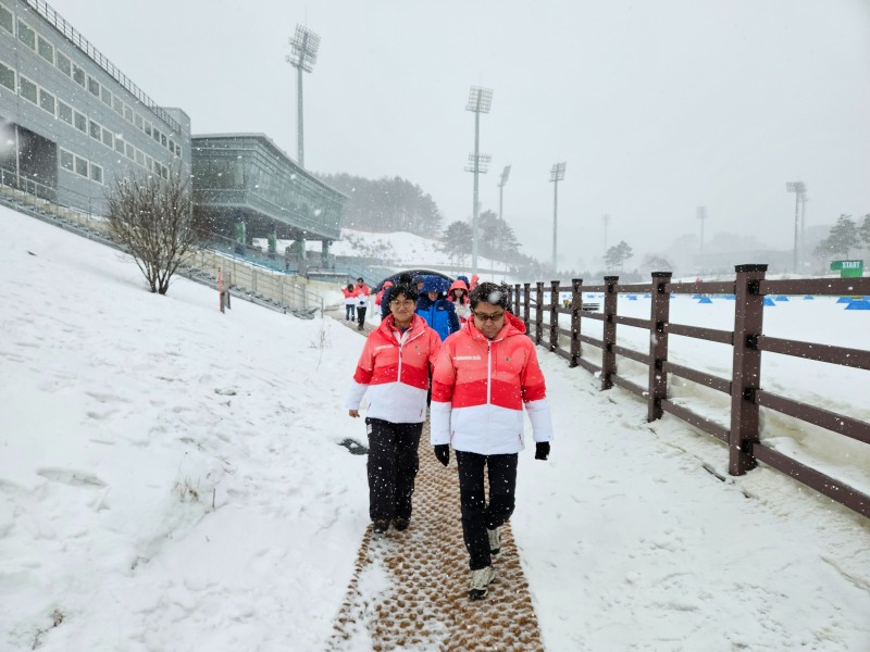 대회 현장을 점검하는 강원2024 조직위와 IOC 관계자 (사진=강원2024조직위 제공)