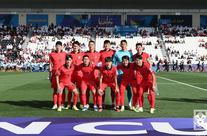 사진=바레인과의 아시안컵 조별리그 첫 경기에 선발로 나선 선수단의 모습