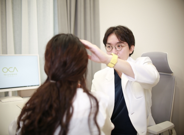 "눈밑지방재배치 시술, 결막 절개 시 주의사항은?"