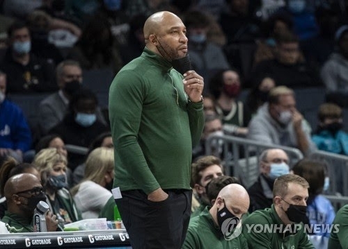 다빈 햄 레이커스 감독