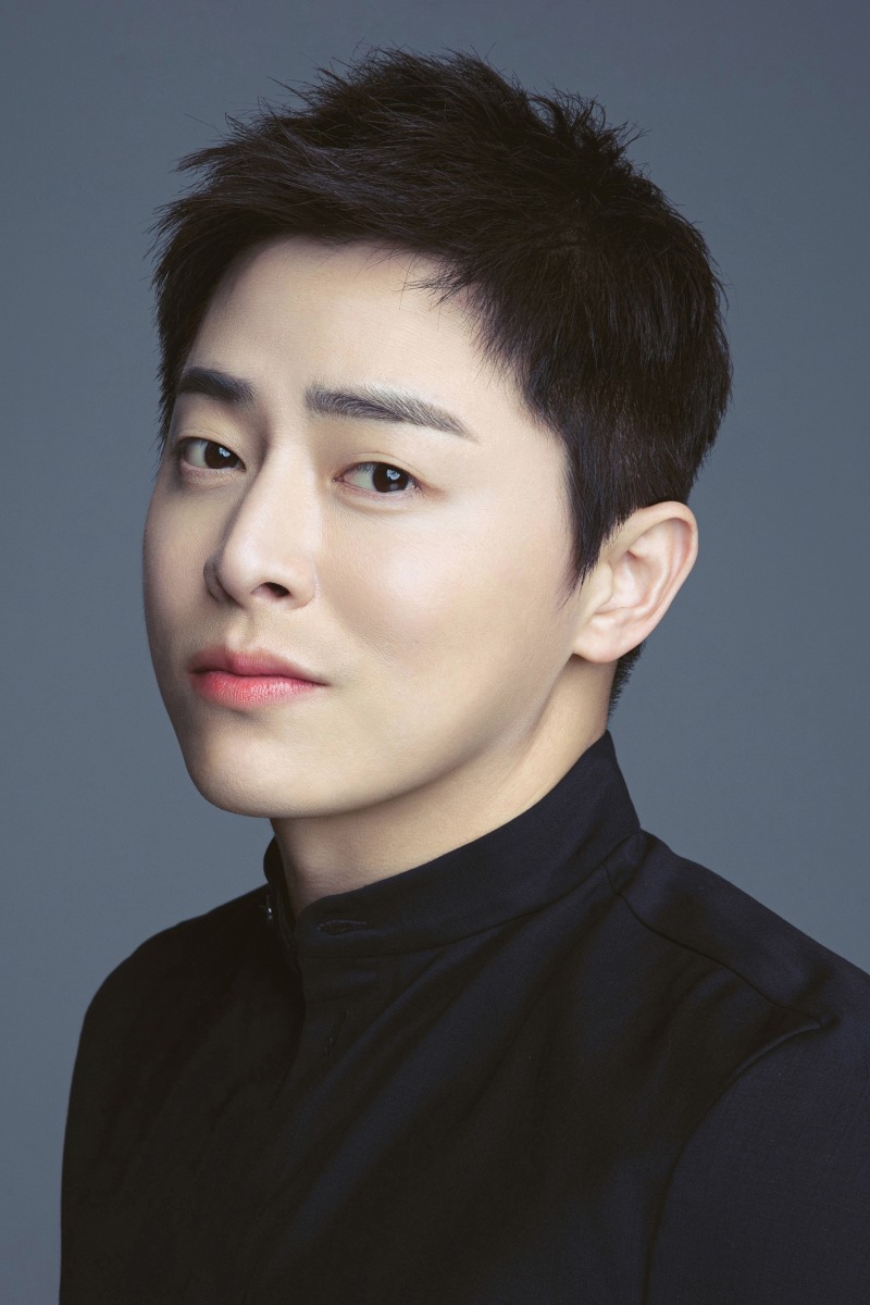 조정석, ‘헤드윅’으로 8년 만에 뮤지컬 무대 귀환…전 방위 활약 예고