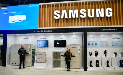삼성전자가 미국 시카고에서 개최되는 북미 최대 공조 전시회 ‘AHR 엑스포’에 참가해 혁신적인 공조 솔루션을 선보인다. 삼성전자 모델이 DVM 라인업을 소개하고 있는 모습(삼성전자 제공)