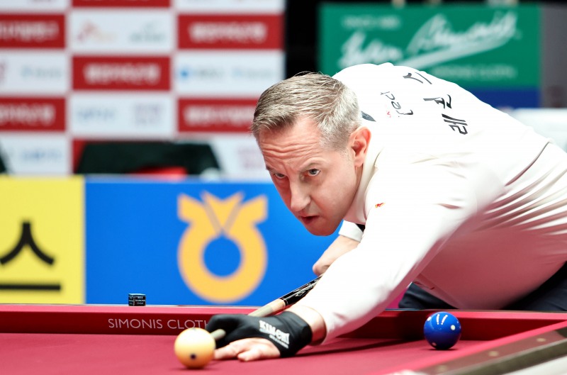 1차전과 2차전서 2승씩을 올린 레펀스