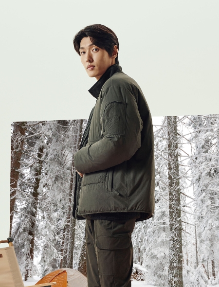 타슬란 캠퍼 브이넥 다운 재킷