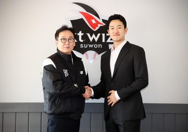 kt wiz 토종 에이스 고영표, 5년 총액 107억원에 첫 비FA 다년계약…2028년까지 함께한다