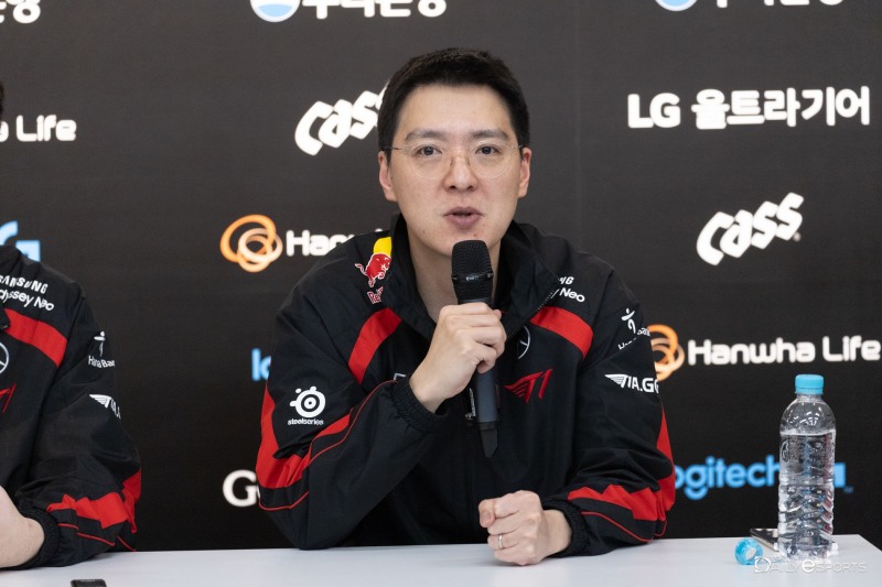 T1 김정균 감독, "시즌 중 다양한 조합 시도하는 거 굉장히 중요"