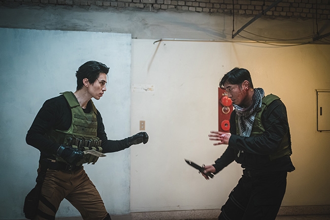 “스쳐 지나가는 칼 소리 밖에 안 들린다” ‘킬러들의 쇼핑몰’ 6화 뜨겁게 달군 액션 천재 이동욱 VS 희대의 빌런 조한선 맞대결
