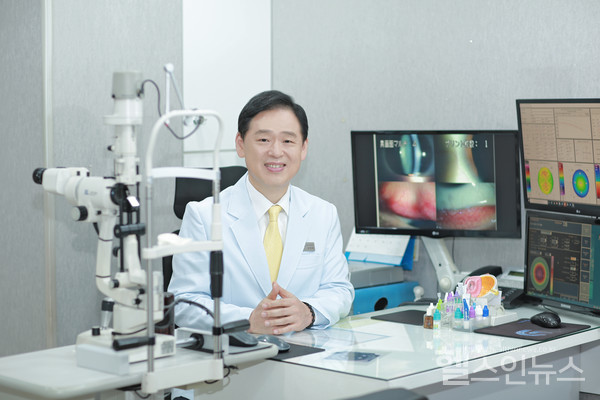 강남밝은명안과송명철원장