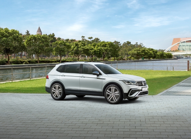 폭스바겐코리아는 갑진년 새해를 맞아 티구안 올스페이스, 제타, 아테온 등 3개 차종을 대상으로 ‘폭스바겐 뉴시즌 프로모션’을 진행한다고 5일 밝혔다. 사진은 폭스바겐 티구안의 모습. (사진 = 폭스바겐코리아 제공)