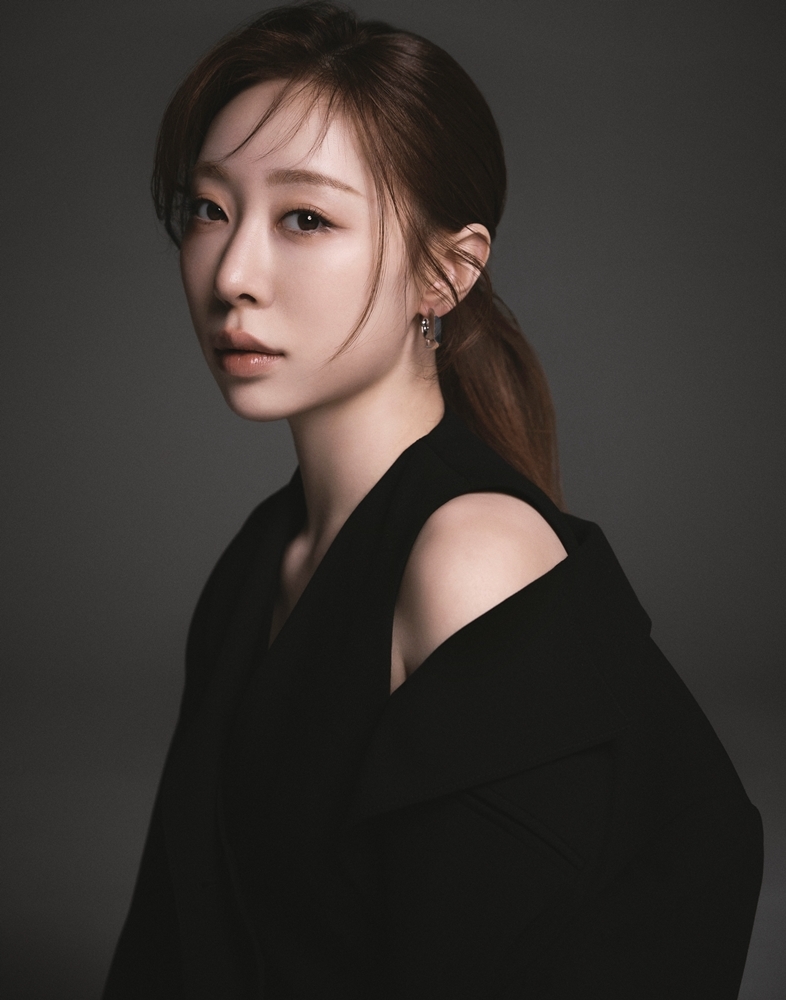 우주소녀 연정, '시크↔청순' 오가는 새 프로필 공개