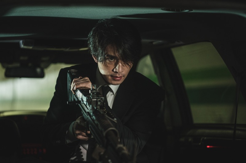 ‘킬러들의 쇼핑몰’ 이동욱이 선사하는 액션의 클라이막스에 기대감 최고조…그의 진짜 이야기 공개