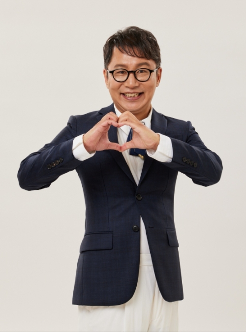 브라운돈까스 전속모델 개그맨 심현섭, 팬사인회로 신규 오픈점 열정 홍보