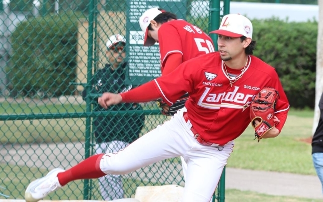 사진=SSG 새 외국인 투수 더거