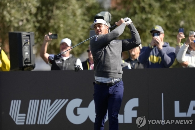 브라이슨 디샘보, 5개월 만의 우승 도전! LIV 골프 라스베이거스 대회 2R 선두 도약.. 존슨과 공동 선두