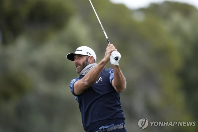 브라이슨 디샘보, 5개월 만의 우승 도전! LIV 골프 라스베이거스 대회 2R 선두 도약.. 존슨과 공동 선두