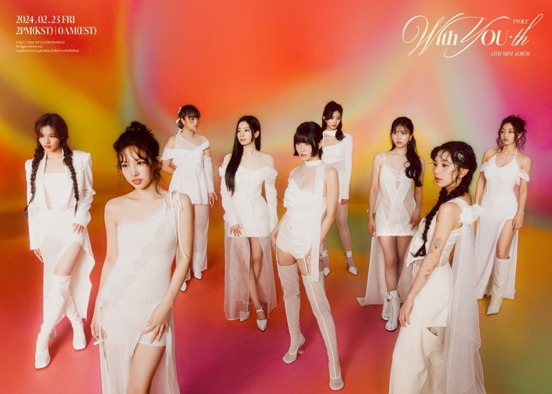 트와이스, 새 앨범 'With YOU-th' 콘셉트 포토 추가 공개…감각적 화이트 스타일링 눈길