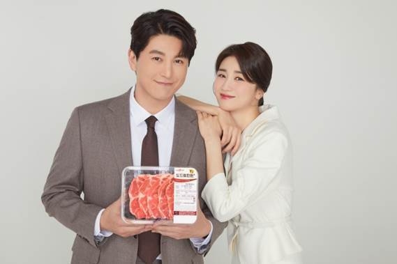 도드람 홍보모델 박하선 류수영 부부