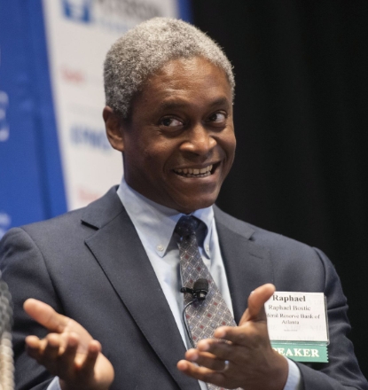 (상보) 연준 보스틱 "금리인하 서두를 필요 없다...고용·경제 여전히 강해"