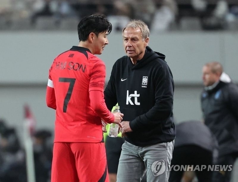 손흥민과 위르겐 클린스만