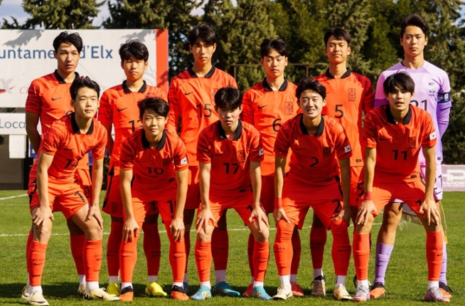 사진=사우디전에 선발로 출전한 남자 U-16 대표팀 선수들의 모습.