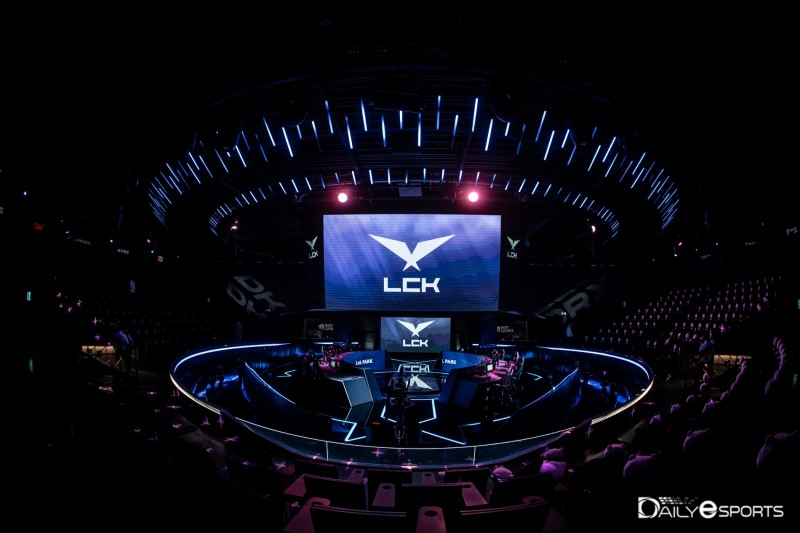 장기 퍼즈 걸린 LCK, "경기 재개 여부 상관없이 티켓 환불"