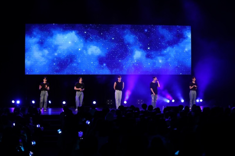 위아이, 日 단독 콘서트 성료…완벽 라이브→깜짝 선물까지 '팬심 정조준'