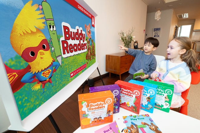 KT가 지니 TV 키즈랜드를 통해 미국 유아동 출판사 스콜라스틱과 함께 제작한 신규 오리지널 콘텐츠 〈스콜라스틱 시즌3〉 ‘버디 리더스(Buddy Readers)’를 29일 공개한다고 밝혔다.