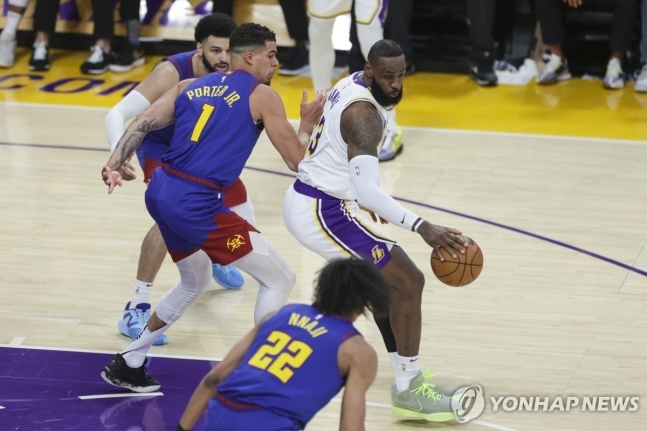 르브론 제임스, NBA 리그 최초 '4만 득점, 1만 어시스트, 1만 리바운드'